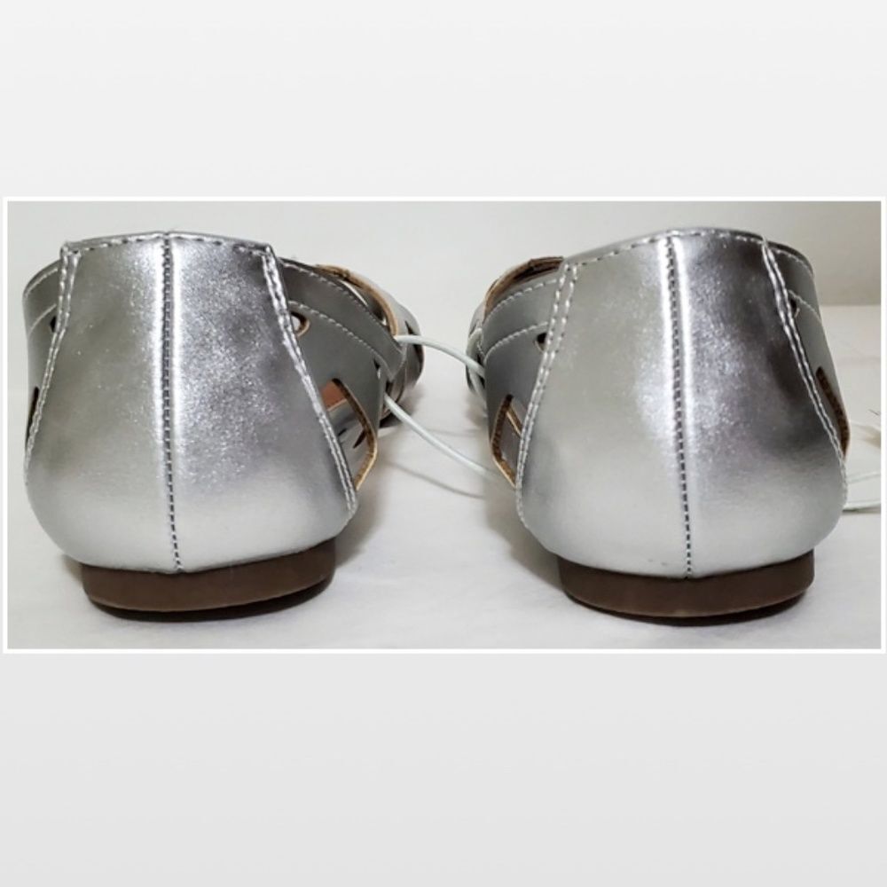 New Massini Flats Shoes Womens Strappy Silver Metallic Comfortable Slides NWT - Picture 10 of 15